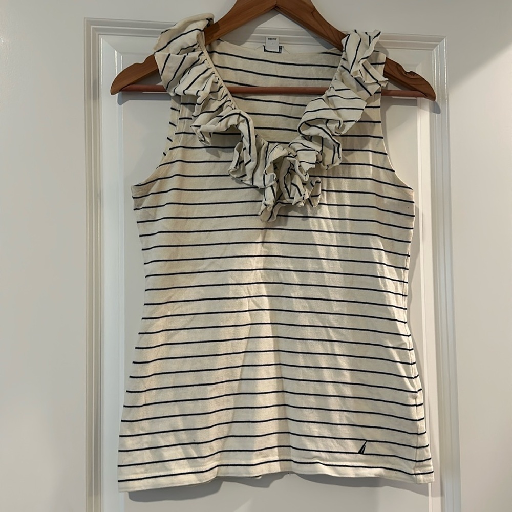 Pre-loved Nautica Ruffled V Neck Sleeveless Blouse!